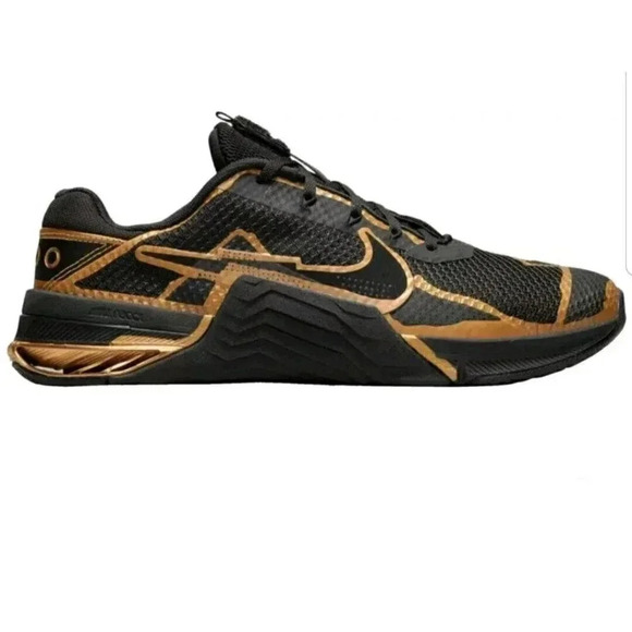 Nike Size 8 Men's Black Gym Metcon 7 Mat Fraser PE Metallic Gold DA8103-007 - Picture 2 of 12